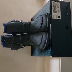 Navy blue 💙 EMU Australia boots